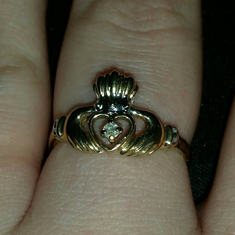 Brilliance karat gold claddaugh ring
